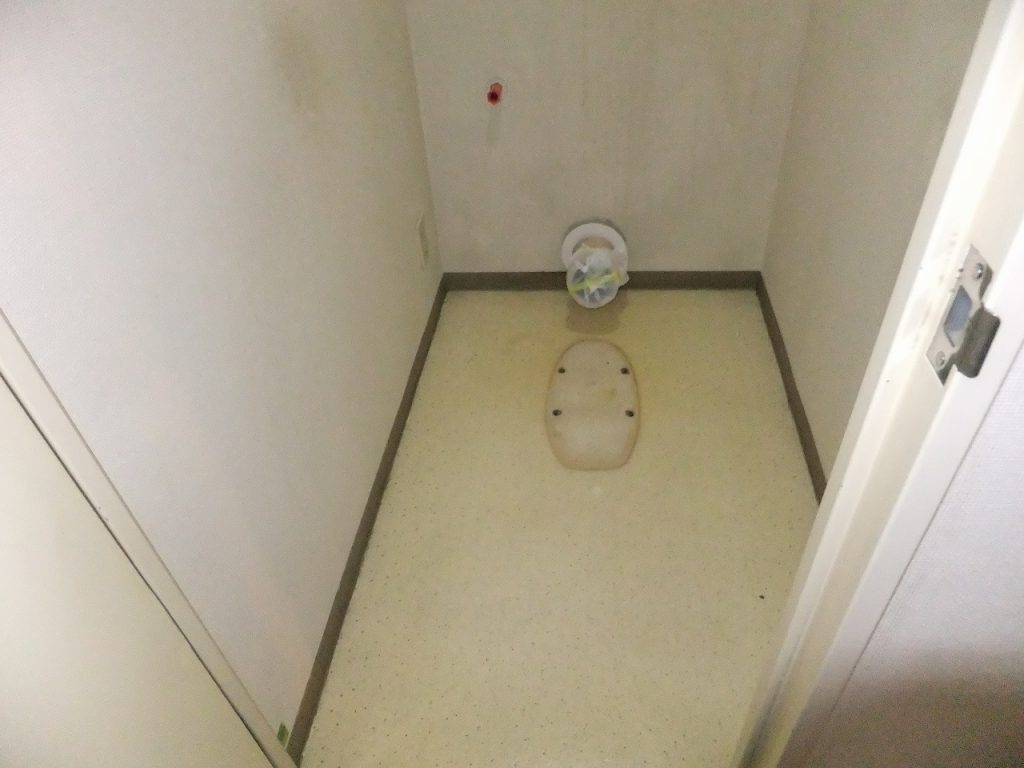 今のトイレは 年前のものに比べて どれだけ進化したのか リラックス空間を快適に 加古川 神戸 明石 三田 宝塚 小野 三木エリアの屋根修理 雨漏り修理なら 翔飛工業株式会社 明確化な施工内容と料金体系