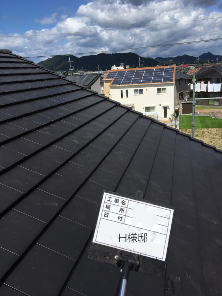 新築 平板瓦 屋根工事 兵庫県三木市 鶴弥 スーパートライ110 クールブラック 葺き工事 ゴムアスルーフィング工事 棟換気 屋根 翔飛工業