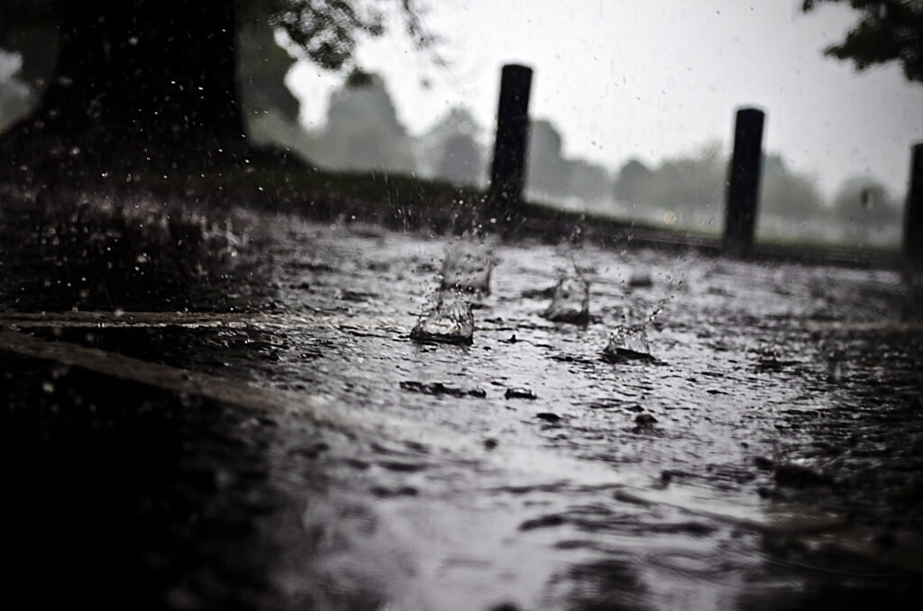 もうすぐ梅雨の時期...塗装工事は出来る？